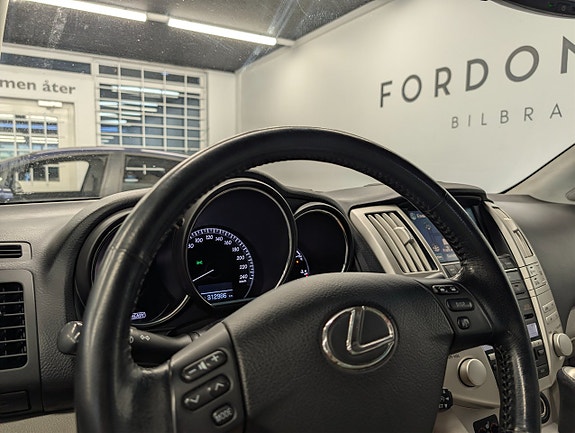 Lexus RX400h 30 of 30