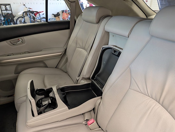 Lexus RX400h 12 of 30