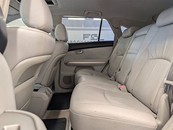 Lexus RX400h 11 of 30
