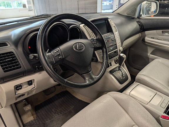 Lexus RX400h 14 of 30