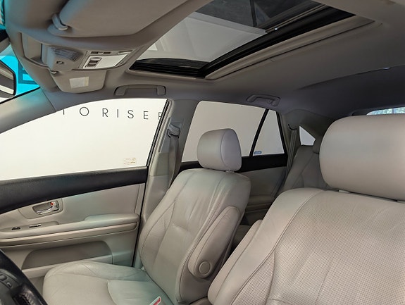 Lexus RX400h 24 of 30