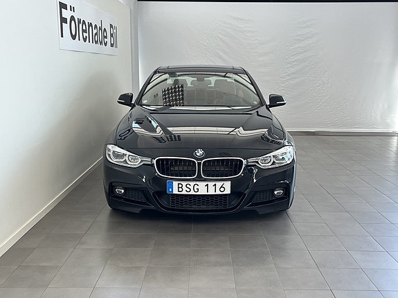 BMW 330e 2 of 5