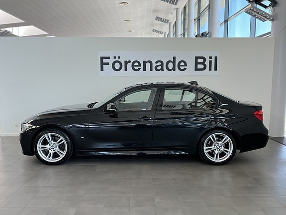 BMW 330e 3 of 5