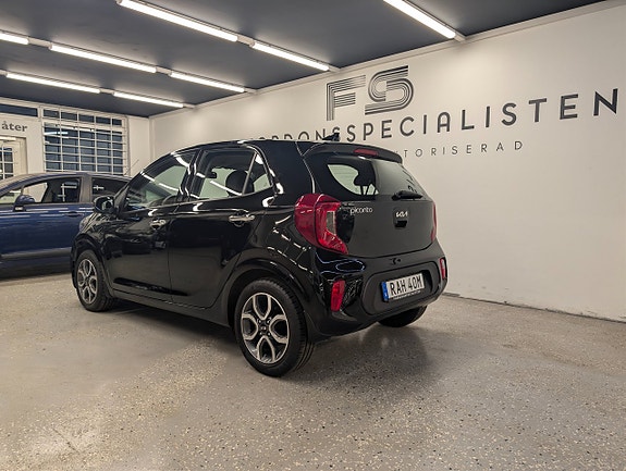 Kia Picanto 3 of 30