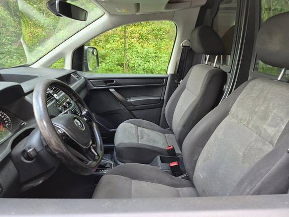 Volkswagen Caddy Maxi 17 of 28