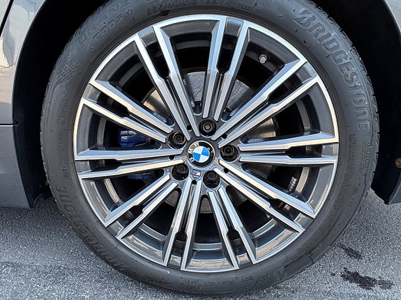BMW 330i 18 of 18