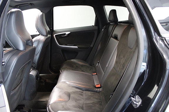 Volvo XC60 12 of 16