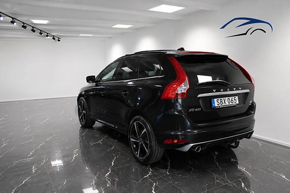 Volvo XC60 5 of 16