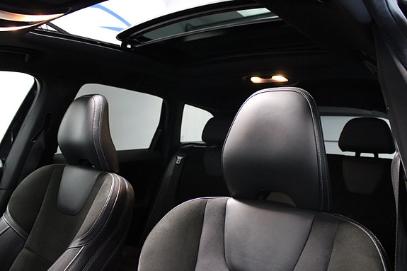 Volvo XC60 11 of 16