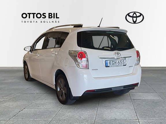 Toyota Verso 2 of 10