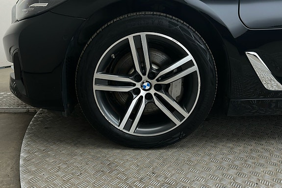 BMW 530e 12 of 28