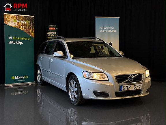 Volvo V50 2 of 5
