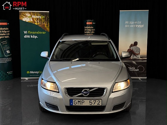 Volvo V50 3 of 5