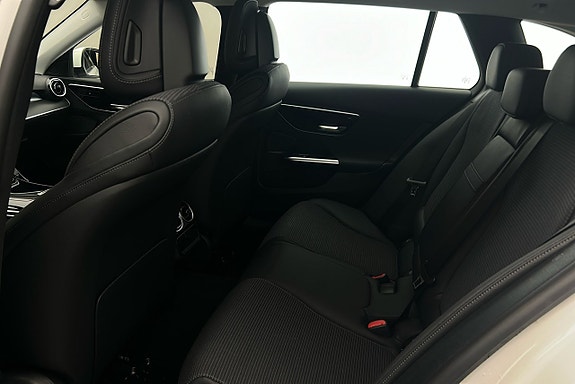 Mercedes-Benz C300 e 13 of 27