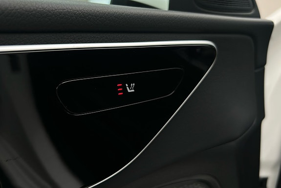 Mercedes-Benz C300 e 21 of 27