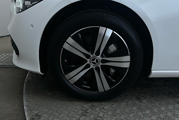 Mercedes-Benz C300 e 12 of 27