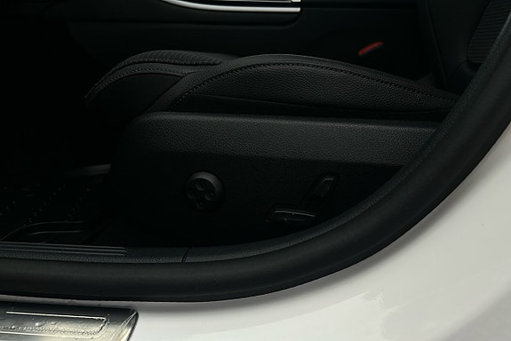 Mercedes-Benz C300 e 18 of 27