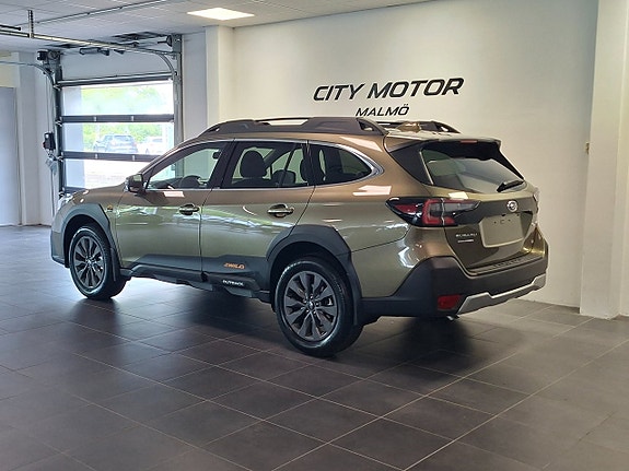 Subaru Outback 3 of 5