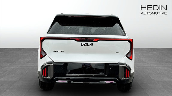 Kia Seltos 7 of 12