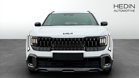Kia Seltos 8 of 12