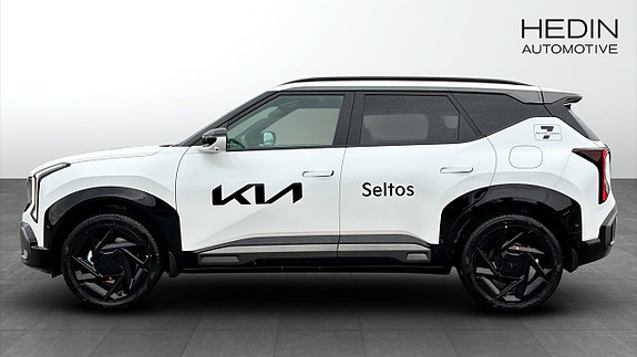 Kia Seltos 6 of 12