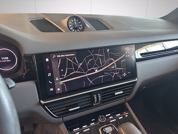 Porsche Cayenne 20 of 28