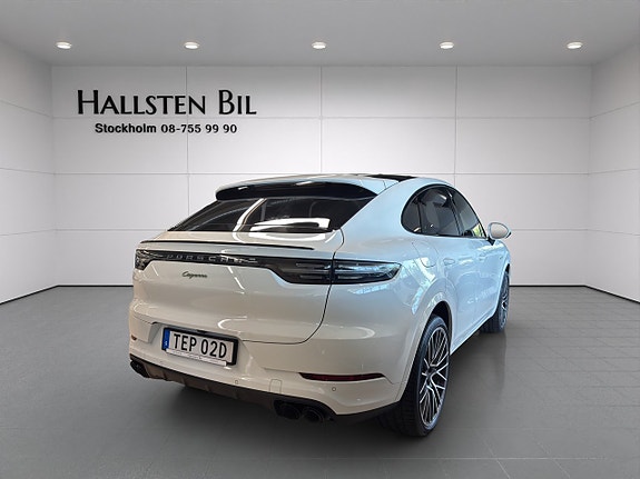 Porsche Cayenne 5 of 28