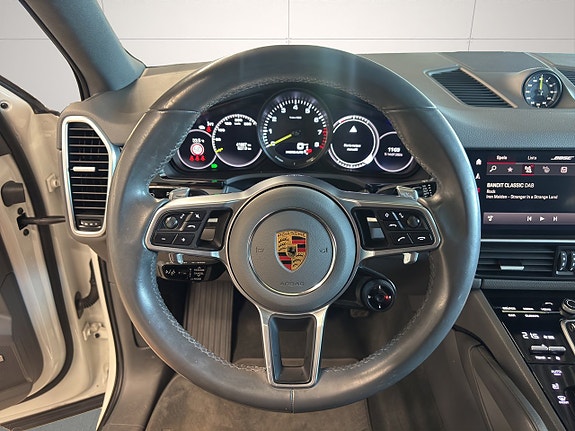 Porsche Cayenne 18 of 28