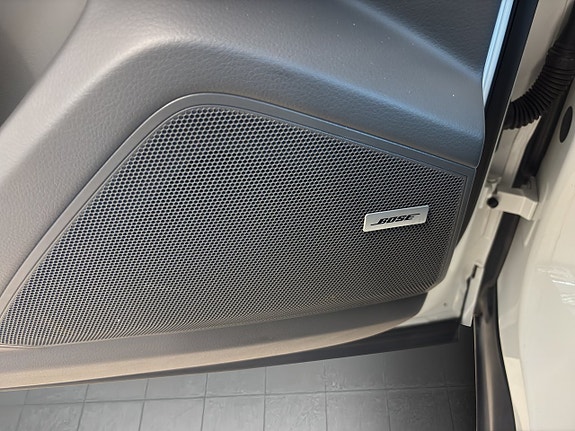 Porsche Cayenne 26 of 28