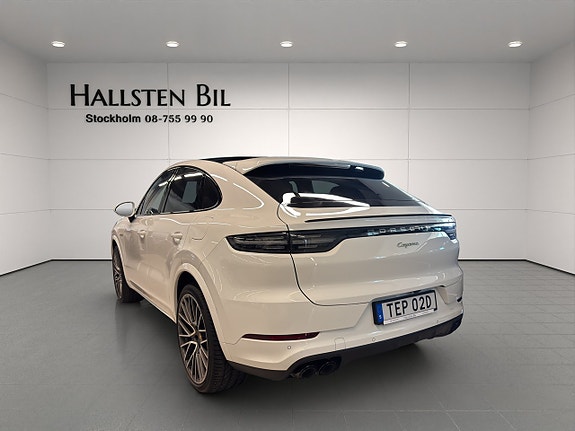 Porsche Cayenne 7 of 28