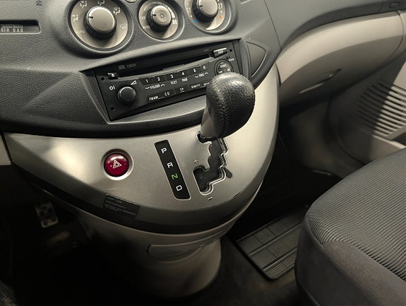 Mitsubishi Grandis 26 of 28