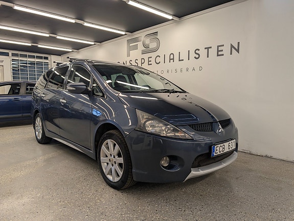 Mitsubishi Grandis 3 of 28