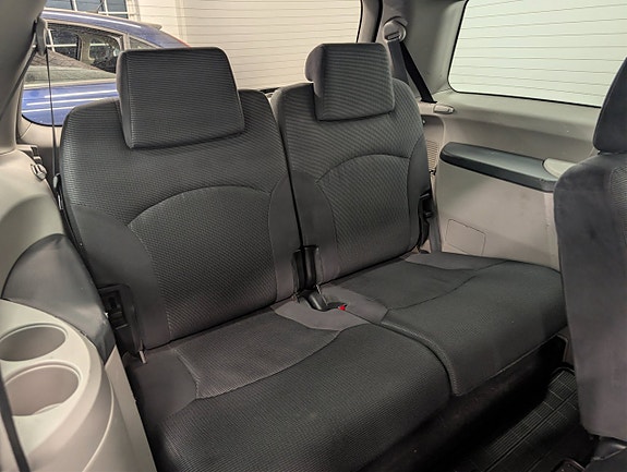 Mitsubishi Grandis 11 of 28