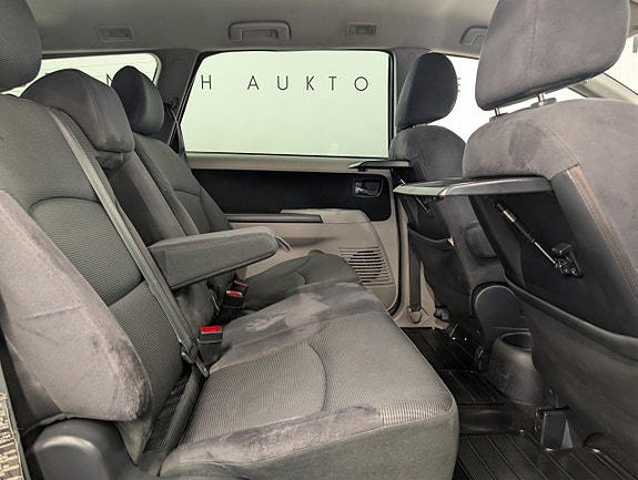 Mitsubishi Grandis 12 of 28
