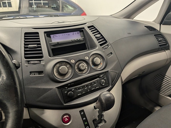 Mitsubishi Grandis 25 of 28