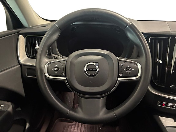 Volvo XC60 11 of 16
