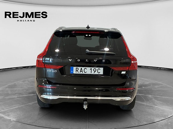 Volvo XC60 8 of 16