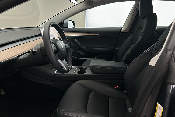 Tesla Model 3 9 of 26