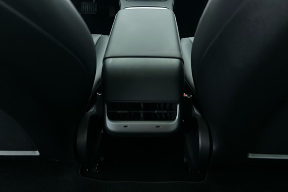 Tesla Model 3 22 of 26