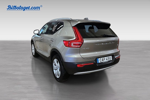 Volvo XC40 3 of 5