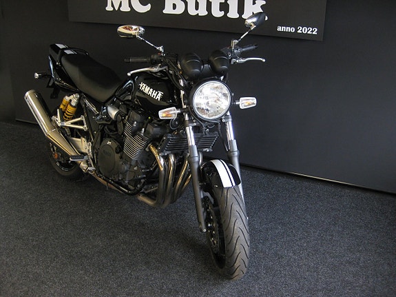 Yamaha XJR 1300 Toppskick 2 of 10