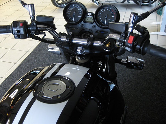 Yamaha XJR 1300 Toppskick 9 of 10