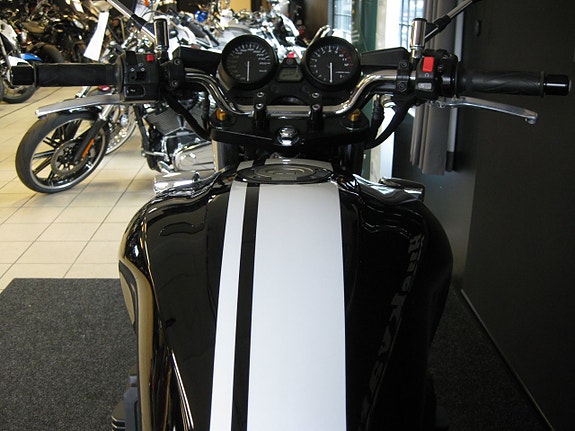 Yamaha XJR 1300 Toppskick 8 of 10