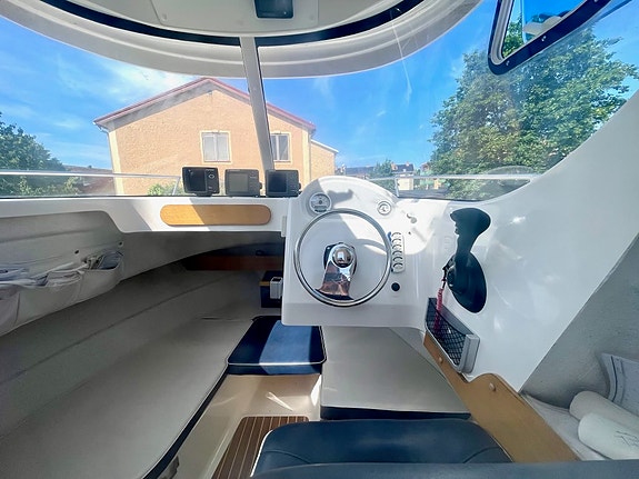 Örnvik 580 Pilothouse, Mercury Optimax 90 hk, ink reg Thule trailer. 238 gångtim 5 of 5