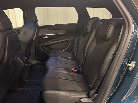 Peugeot 5008 8 of 17