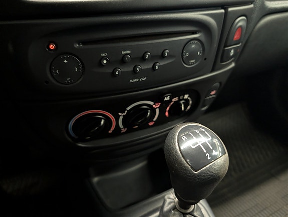 Renault Megane 21 of 25