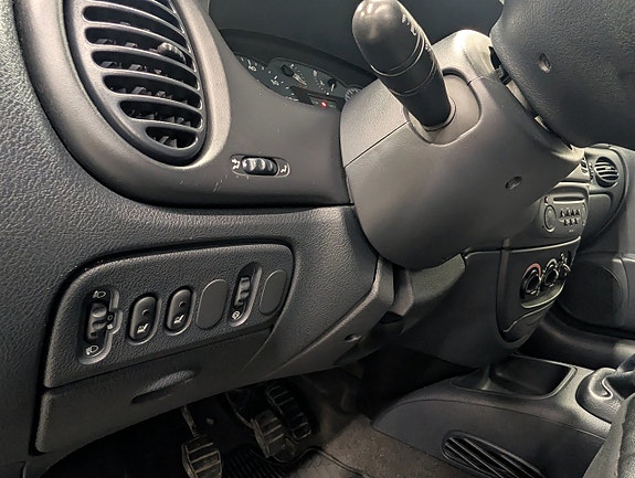 Renault Megane 10 of 25
