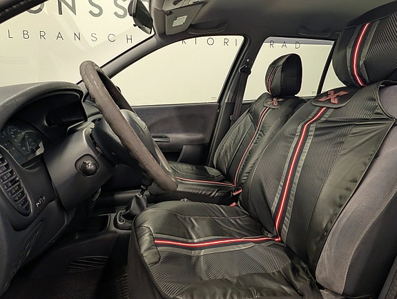 Renault Megane 8 of 25