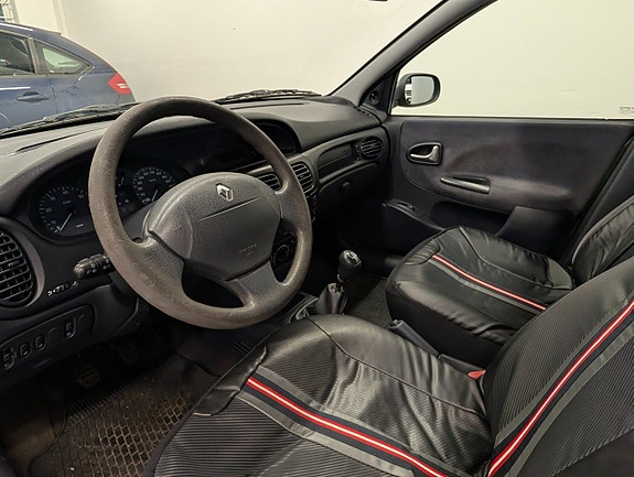 Renault Megane 9 of 25