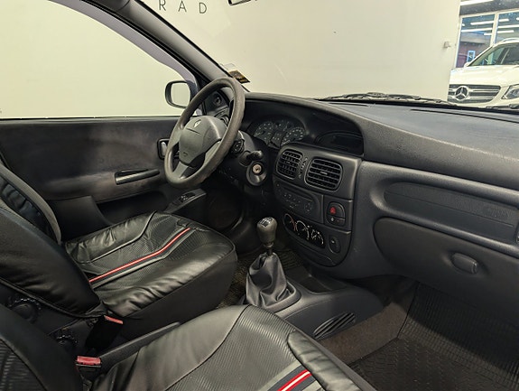 Renault Megane 16 of 25